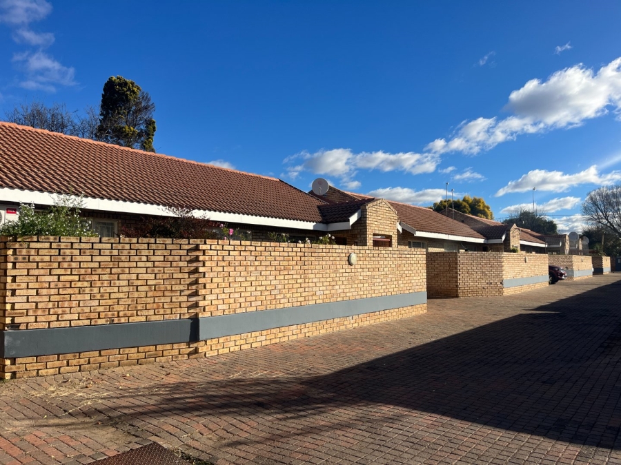 2 Bedroom Property for Sale in Potchefstroom South North West